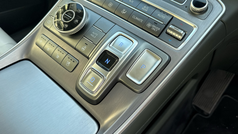 Hyundai SANTA FE 1.6 TGDi Hybrid Ultimate 5dr 4WD Auto Hybrid Estate